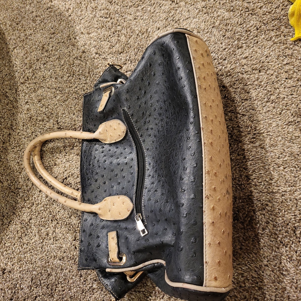 Purse - Picture 4 of 4